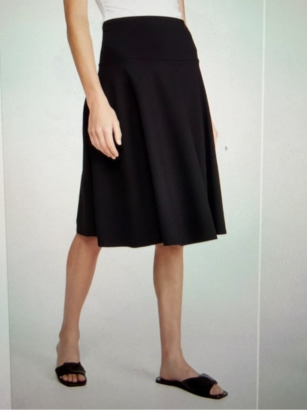 - SUSANA MONACO-High Waisted Tea Skirt 
         Size M   Excellent condition